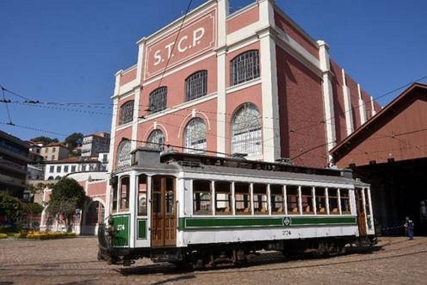 Museu do Carro Eléctrico celebra março com atividades para famílias, poesia e memórias