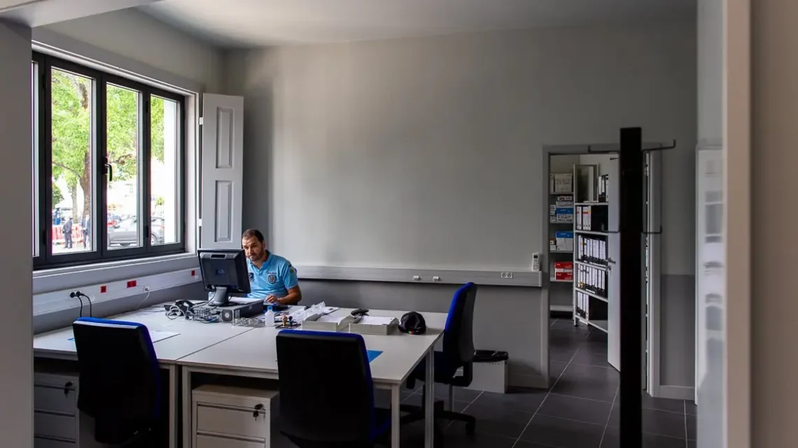 Esquadra de Cedofeita no Porto encera atendimento ao público mas mantém atendimento apenas à esquadra de turismo. PSP nega encerramento