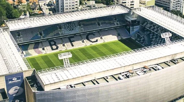 Câmara do Porto afasta-se da compra do Bessa e apela à responsabilidade do Boavista