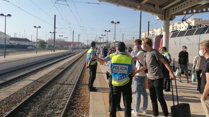 Homem detido pela PSP por furto em transporte público no Porto