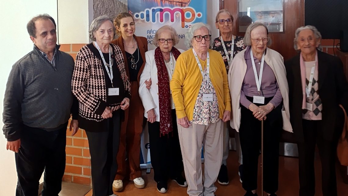 Utentes da Domus Vi visitam Rádio Metropolitana Porto e participam em programa musical