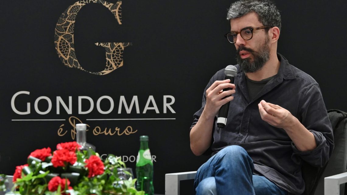 Biblioteca Municipal de Gondomar acolhe encontro literário com João Tordo e César Nóbrega