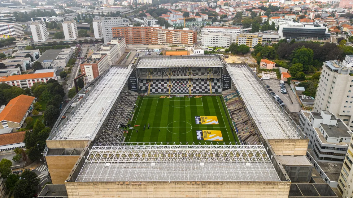 Venda do Estádio do Bessa suspensa por impugnação da Direção do Boavista