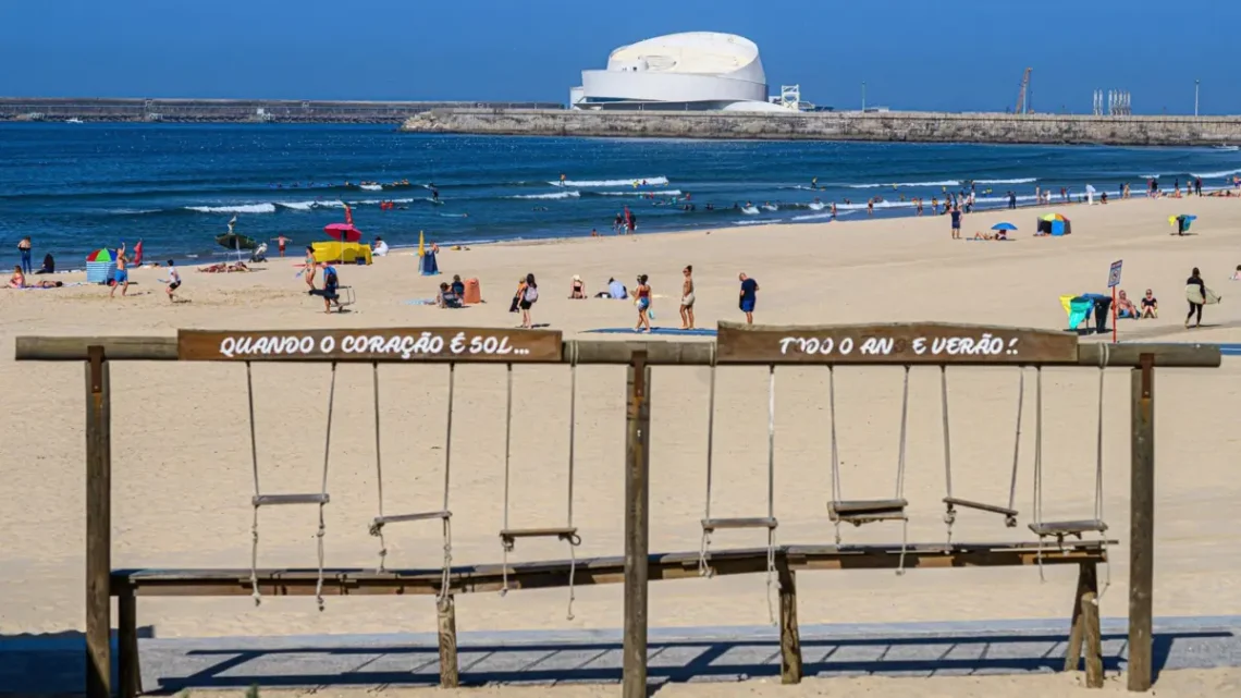 Praia de Matosinhos autorizada a abrir após medidas de controlo da qualidade da água