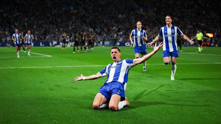 FC Porto vence Alverca no Dragão e sagra-se campeão nacional