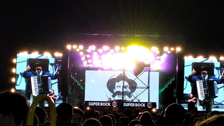 Quim Barreiros subiu pelo 38º ano consecutivo ao palco da Queima das Fitas do Porto