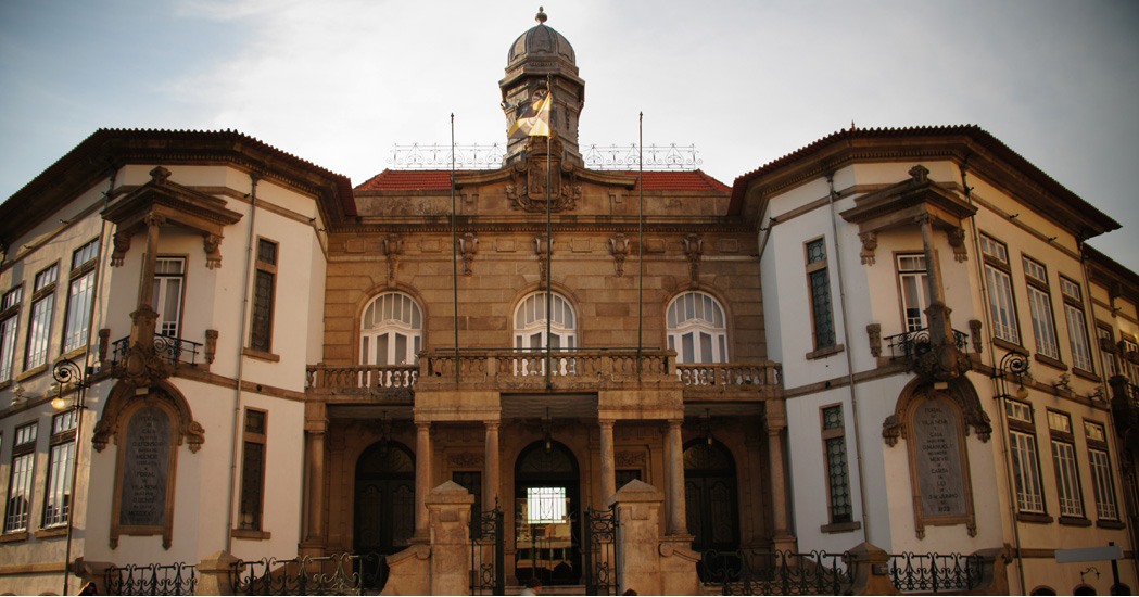 Município de Gaia obriga colectividades de Vilar de Andorinho a abandonar espaços municipais