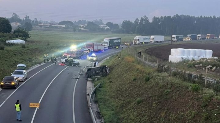 Colisão entre três viaturas faz um morto e dois feridos na Maia