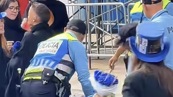 Estudante ferido após queda de carro alegórico no cortejo da Queima das Fitas do Porto