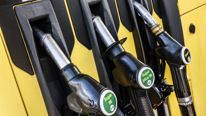 Combustíveis arrancam a semana com gasóleo mais barato e gasolina acima dos 2 euros