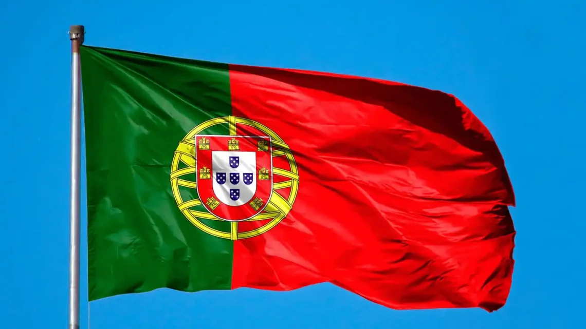 Antigos combatentes passam a ter direito a bandeira nacional nos funerais