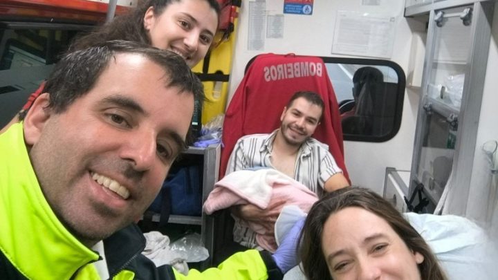 Bebé Emília nasce dentro do carro com apoio dos Bombeiros da Trofa e da SIV de Santo Tirso