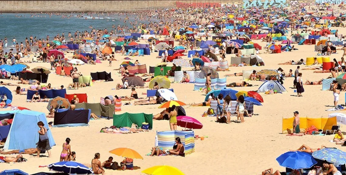 Praias de Matosinhos recebem centenas de equipamentos gratuitos para a época balnear