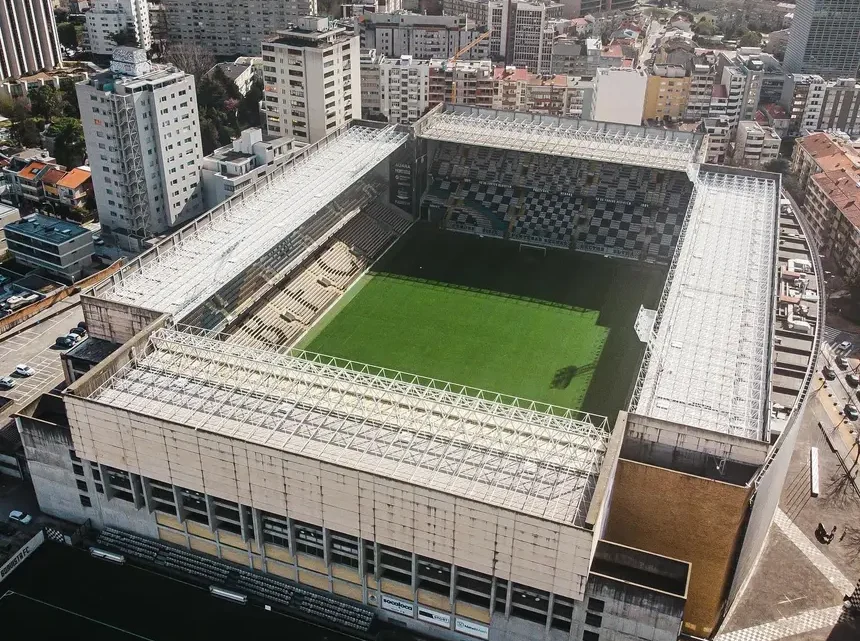 Leilão do Boavista termina sem comprador para o Estádio do Bessa; complexo desportivo vendido por 6,5 milhões de euros