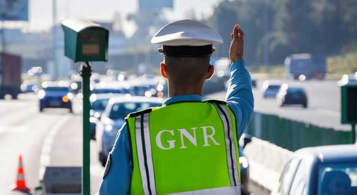 GNR detém 76 pessoas e apanha 290 condutores alcoolizados durante a noite de São João