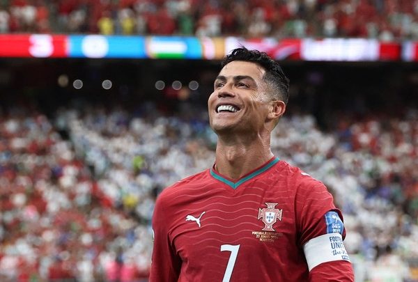Portugal goleia Uzbequistão e Ronaldo entra para a história dos Mundiais