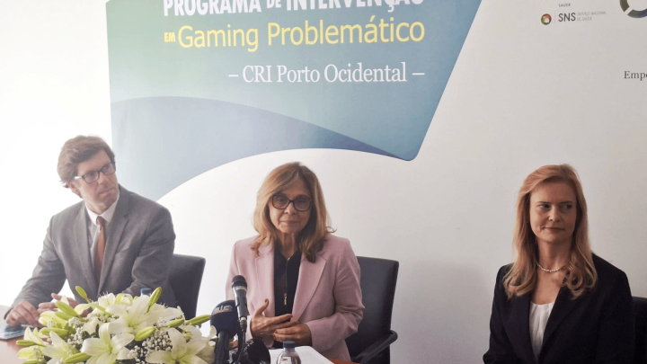 Ministra da Saúde alerta para risco de aumento da mortalidade devido à vaga de calor