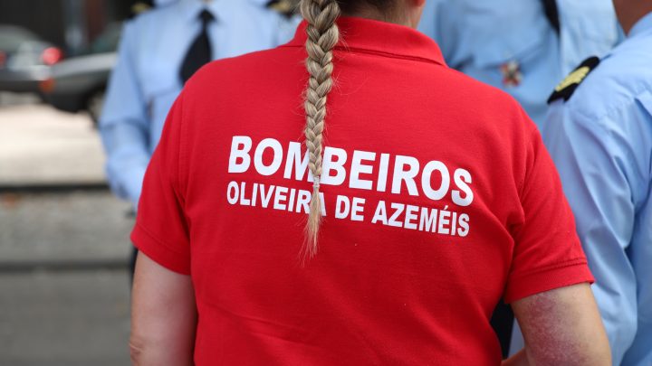 Câmara de Oliveira de Azeméis apoia Bombeiros Voluntários com 55 mil euros para obras no quartel