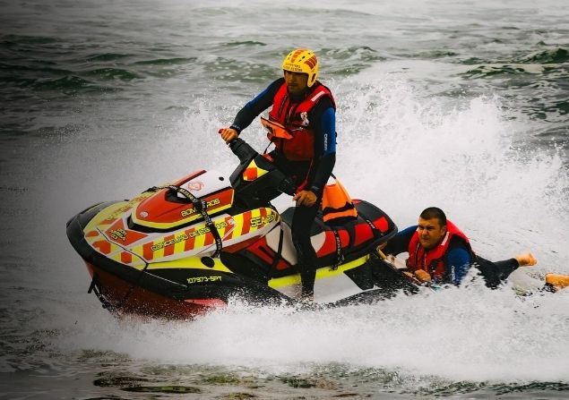 Espinho reforça vigilância nas praias com mais meios de salvamento e assistência aos banhistas