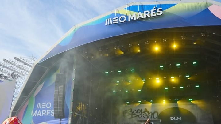 MEO Marés estreia-se na Praia do Aterro com milhares de festivaleiros e forte aposta na música portuguesa