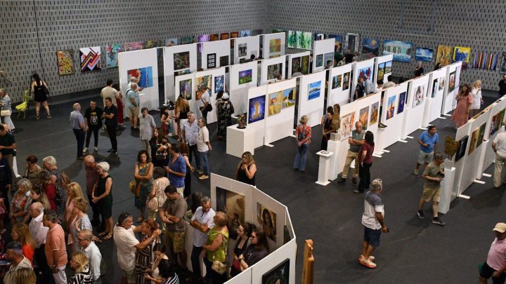 Exposição “100 Artistas Gondomar” regressa ao Multiusos com entrada livre