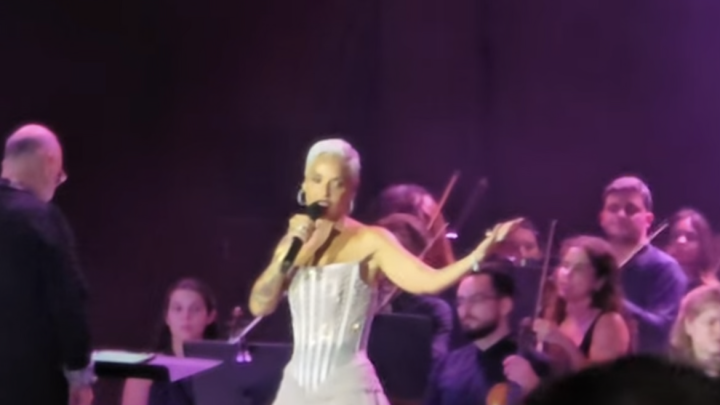 Mariza encantou milhares na Ribeira de Gaia em concerto sinfónico gratuito