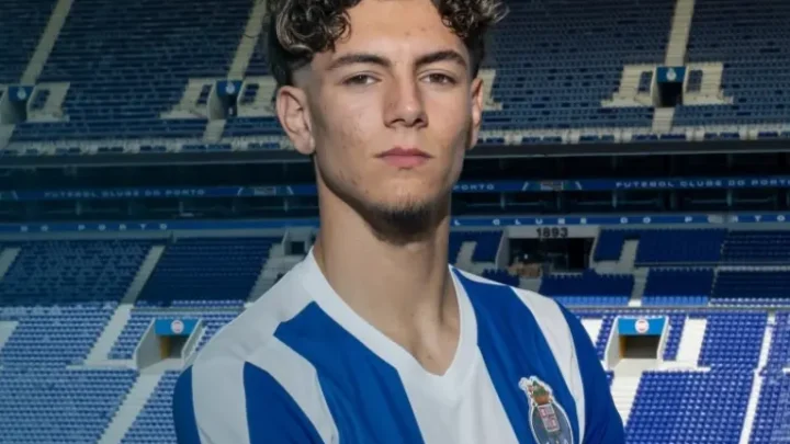 FC Porto assina contrato profissional com jovem promessa Matteo Ferreira