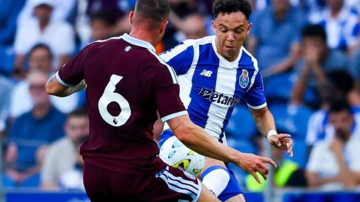 FC Porto bate Aston Villa na apresentação aos sócios