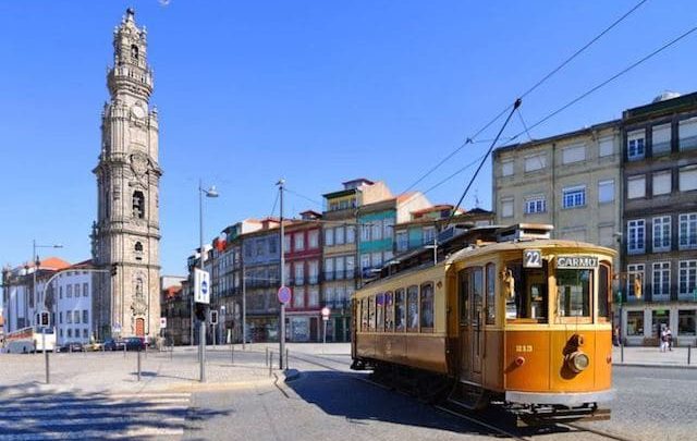 Linha 22 do elétrico regressa ao centro do Porto após quase cinco anos de interrupção