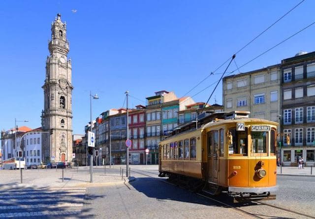 Linha 22 do elétrico regressa ao centro do Porto após quase cinco anos de interrupção