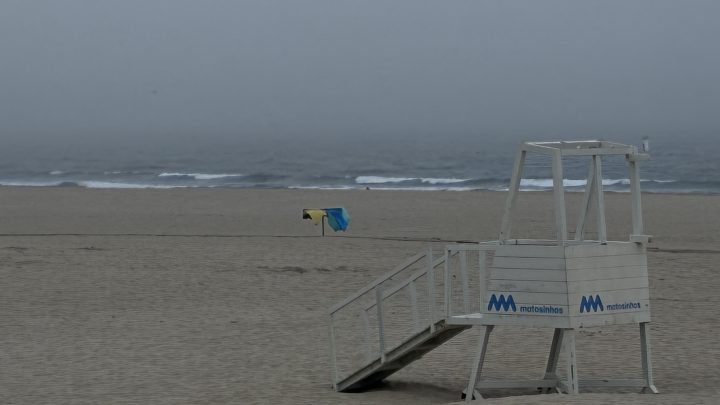 Banhos desaconselhados na praia de Matosinhos devido a contaminação microbiológica