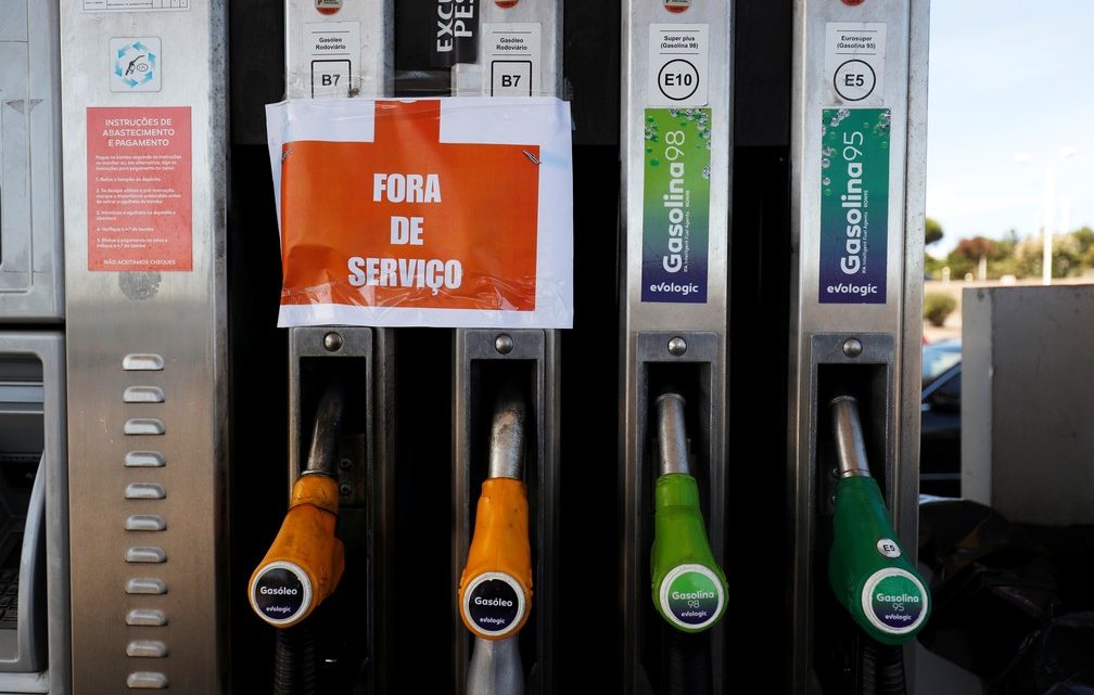 Gasóleo ultrapassa os dois euros por litro e gasolina aproxima-se desse valor na próxima semana