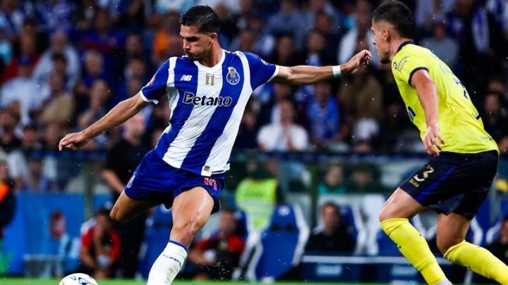 FC Porto vence Arouca e fica isolado na liderança da I Liga