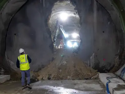 Linha Rubi dá novo passo com conclusão do primeiro túnel no Porto