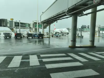 Chuva intensa provoca cancelamentos e desvios de voos no Aeroporto do Porto