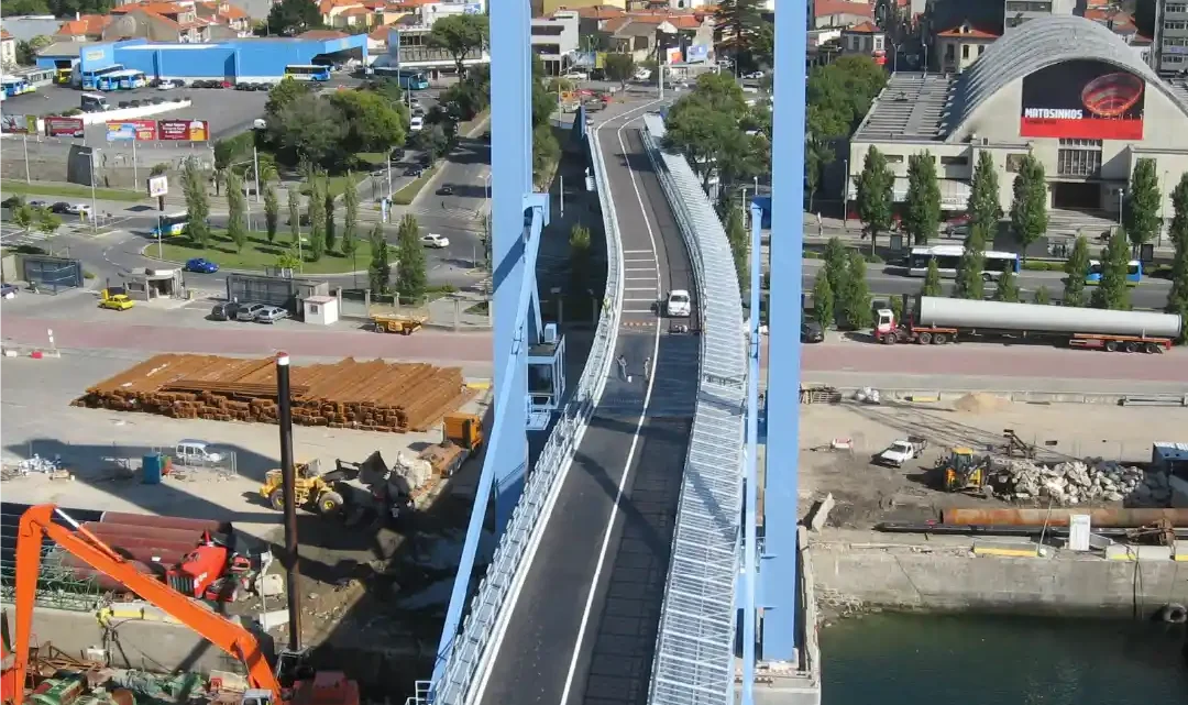 Ponte Móvel de Leixões reabre com um mês de antecedência e retoma circulação entre Matosinhos e Leça da Palmeira