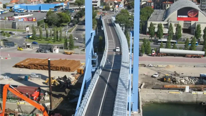 Ponte Móvel de Leixões reabre com um mês de antecedência e retoma circulação entre Matosinhos e Leça da Palmeira