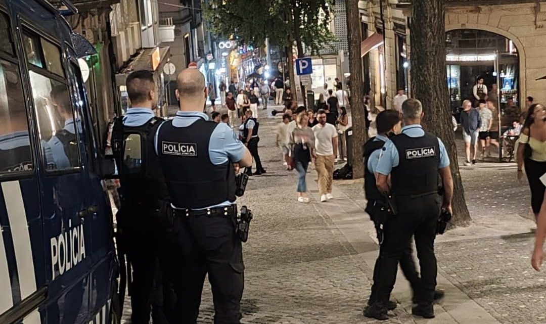 PSP detém dois suspeitos e apreende 170 doses de canábis na Baixa do Porto