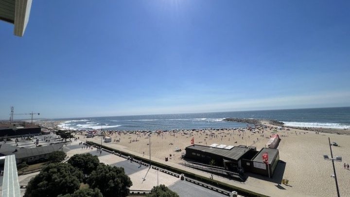 Praias de Espinho reabrem após análises confirmarem qualidade da água