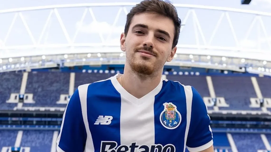Reforço do FC Porto sofre rotura do ligamento cruzado anterior e vai parar alguns meses
