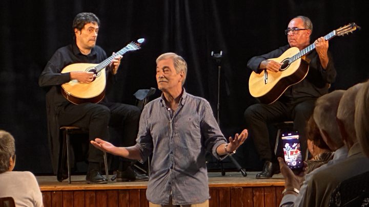 Fado levou música à porta da Associação Monte Pedral