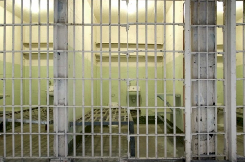 Técnicos dos serviços prisionais protestam no Porto contra valores do suplemento de risco