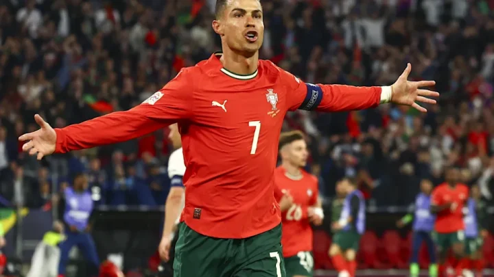 Cristiano Ronaldo explica saída do estágio e garante disponibilidade para continuar na Seleção