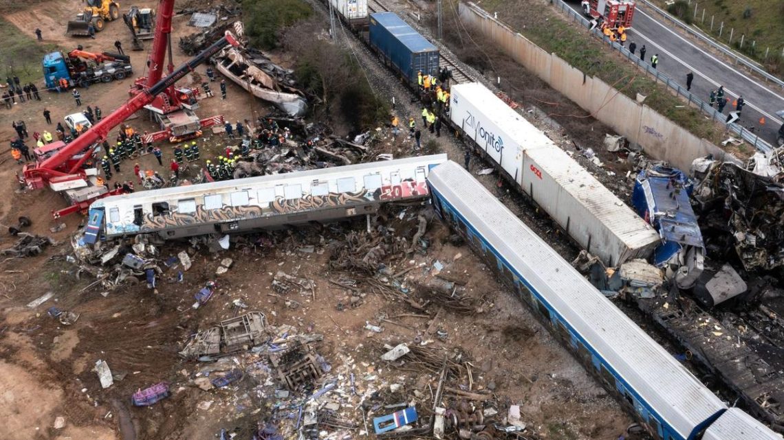 Sobem para 69 mortos e 15 feridos em estado grave as vitimas do acidente ferroviário em Espanha